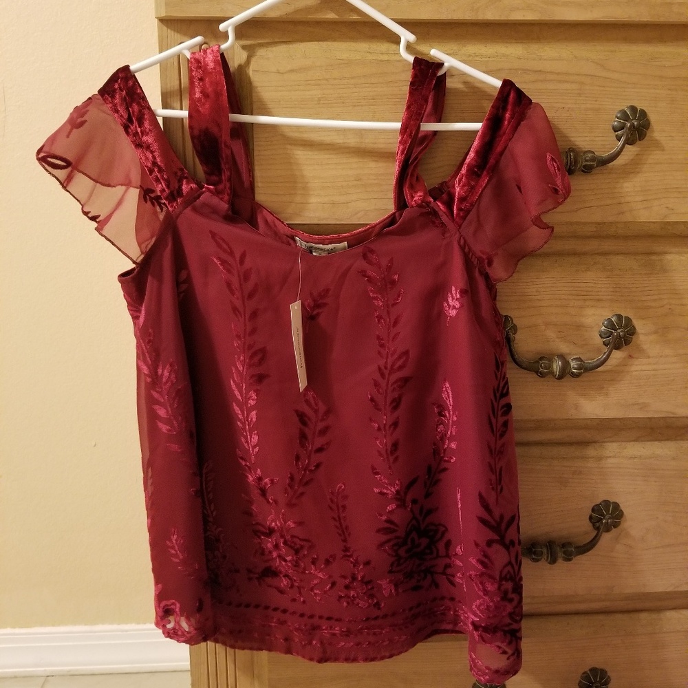 shoulder top